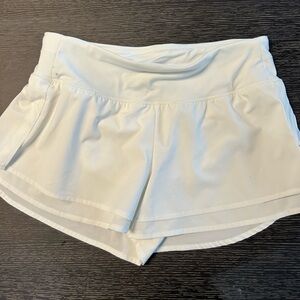 Calia medium-sized white shorts